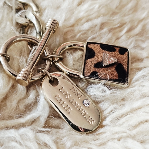 Y2K Guess Chunky Curb Chain Necklace Leopard Lock Charm Toggle Clasp - Picture 4 of 6